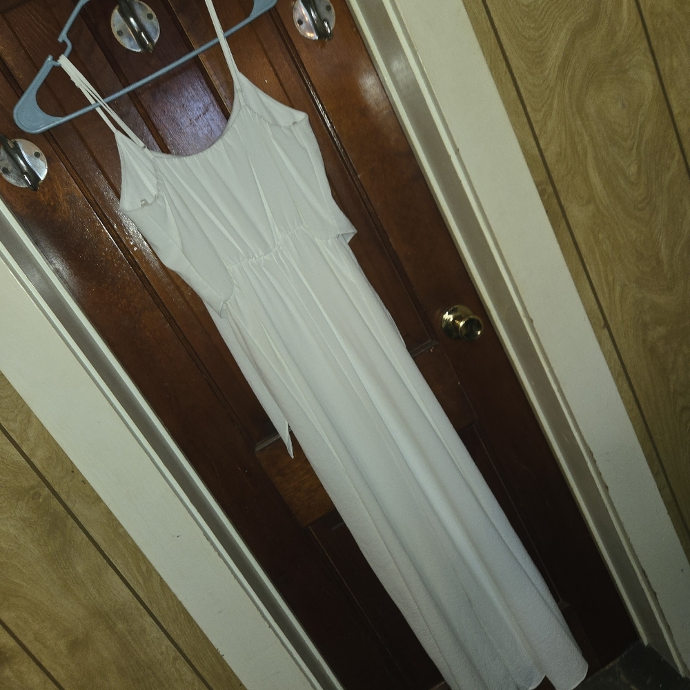 Everly White Romper - Picture 3 of 3